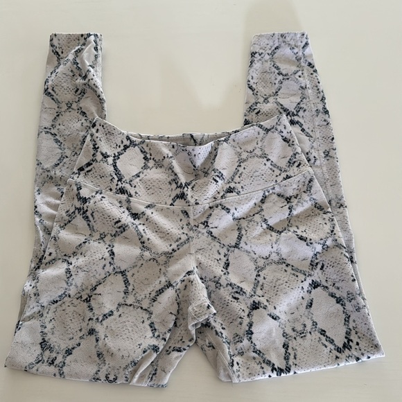 Varley Workout Leggings Snakeskin Print Size S - Picture 2 of 5